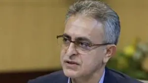 هشدار وزارت بهداشت درباره افزایش بیماری‌های مشترک انسان و حیوان؛ لزوم واکسیناسیون حیوانات خانگی و رعایت بهداشت در تماس با دام