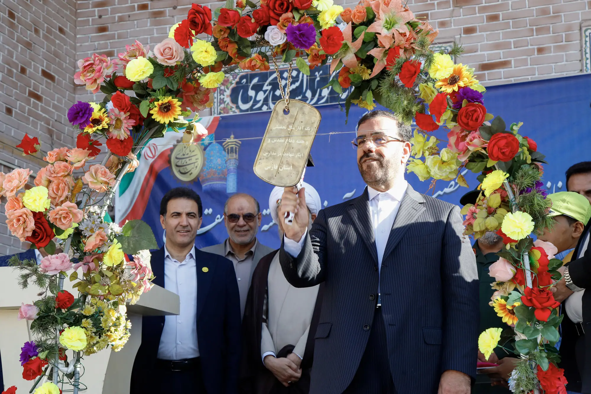 زنگ مهر و مقاومت در مدارس فارس به صدا درآمد