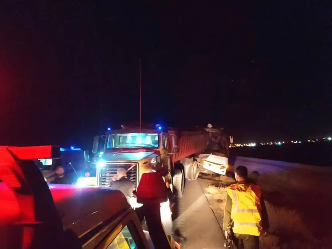 ۲۸ مصدوم براثر تصادف اتوبوس با تریلی در جاده نی‌ریز_سیرجان