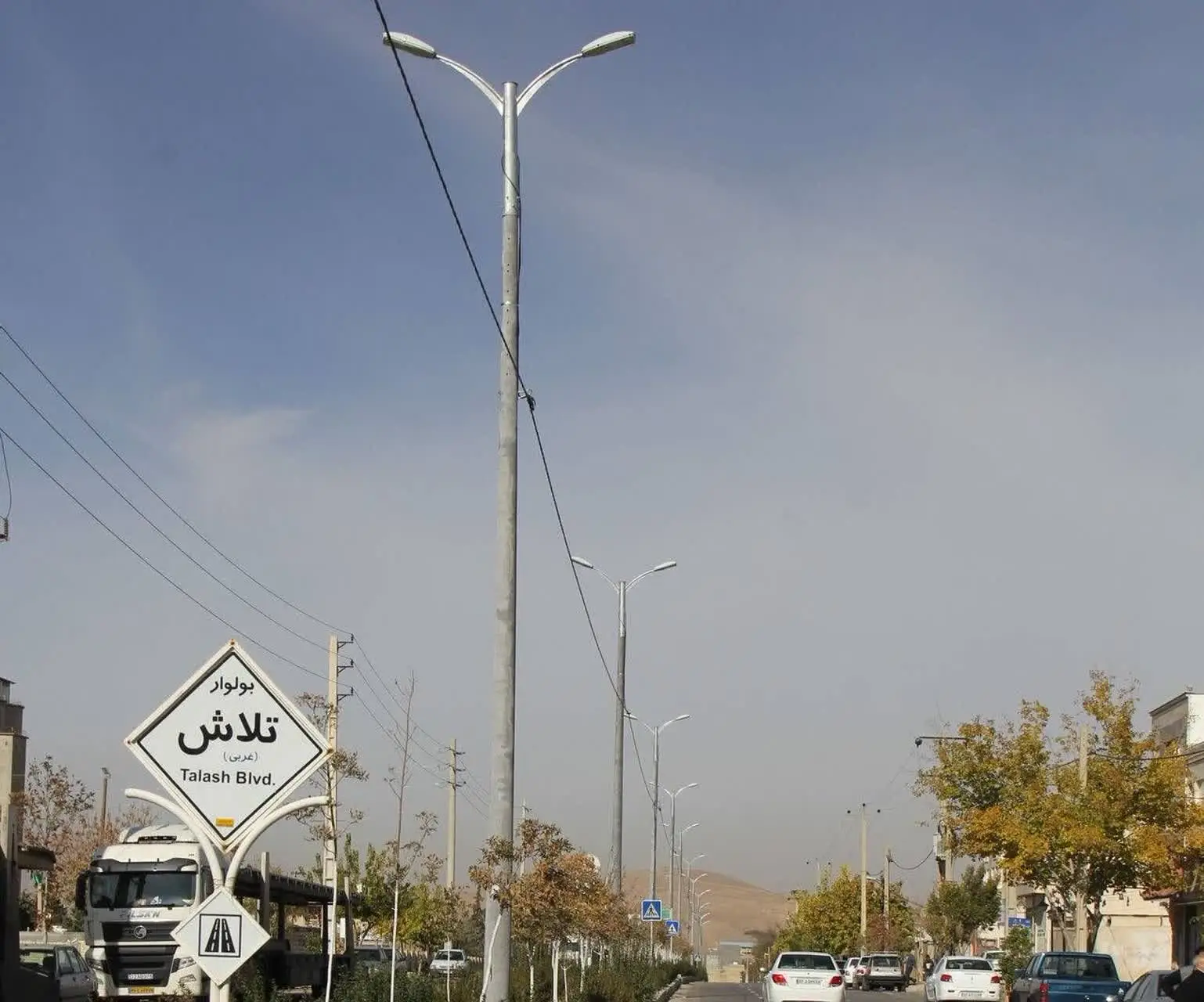 خدمت‌رسانی به رکن‌آباد؛ پروژه روشنایی بلوار تلاش غربی شیراز تکمیل شد
