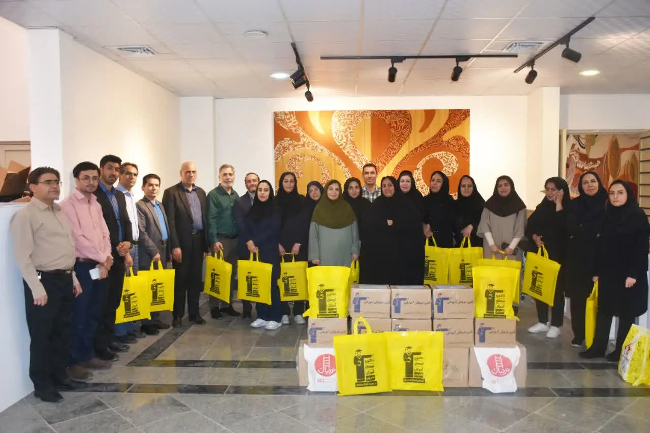 اهدای بیش از ۲۷ هزار کتاب توسط بنیاد قلم‌چی به کتابخانه‌های عمومی فارس