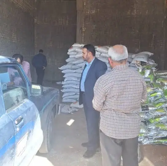 توقیف نزدیک به ۱۰ تن کود شیمیایی و مکمل تقلبی در شیراز؛ هشدار جهاد کشاورزی به کشاورزان