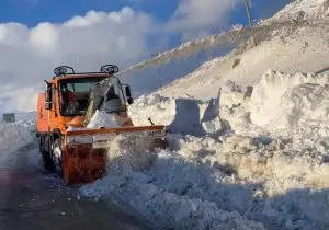 آماده‌باش شبانه‌روزی ۸۲۵ راهدار فارس برای عملیات راهداری زمستانی/ تجهیز کامل ۷۰ پایگاه در محورهای اصلی استان