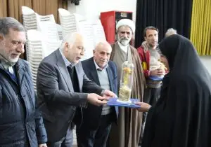 تجلیل از همیاران داوطلب سراهای «یار مهربان» در شیراز