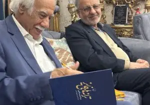 تجلیل بنیاد نخبگان فارس از شاعر و پژوهشگر برجسته بوشهری