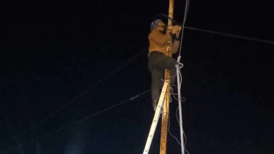 بازگشت سریع ارتباطات روستای گلکویه از توابع شهرستان زرین‌دشت با تلاش شبانه‌روزی تیم‌های فنی مخابرات