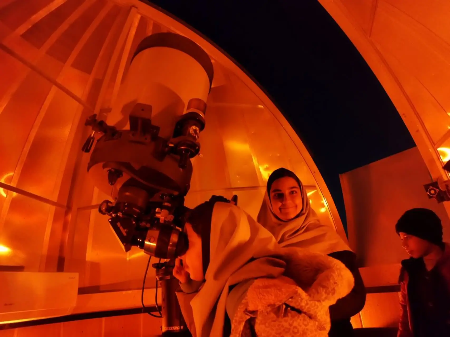 رصدخانه حرم سیدعلاءالدین حسین(ع)؛ یکی از مراکز معتبر استهلال کشور و میزبان تخصصی دانش‌آموزان شیرازی با پیشرفته‌ترین تلسکوپ‌ها