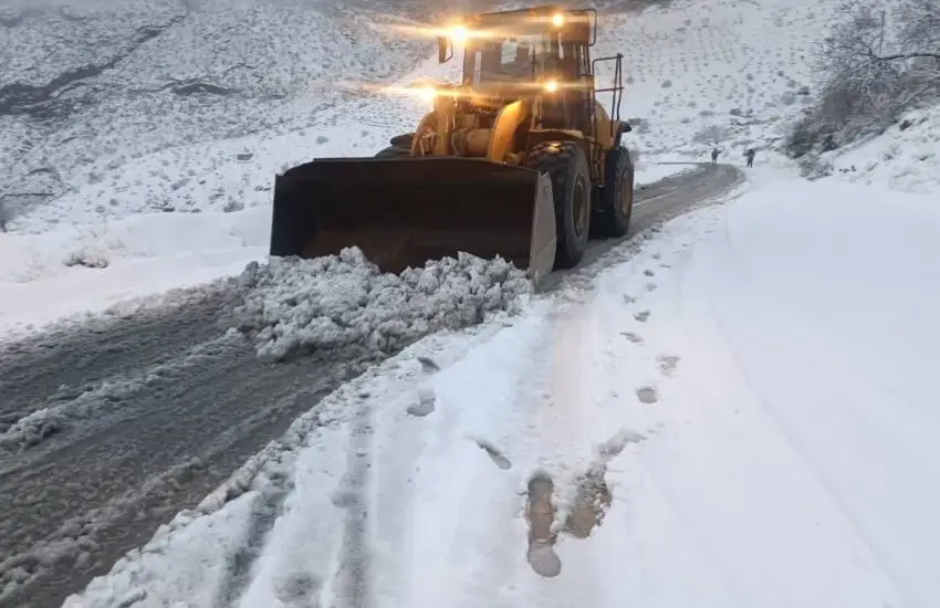 برف‌روبی بیش از ۱۱ هزار کیلومتر در محورهای فارس