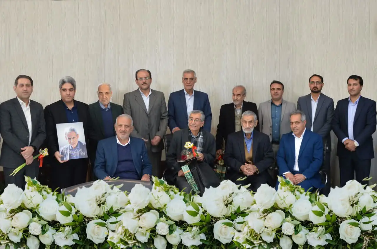 آیین سپاس از مدیران آموزش و پرورش ناحیه سه شیراز