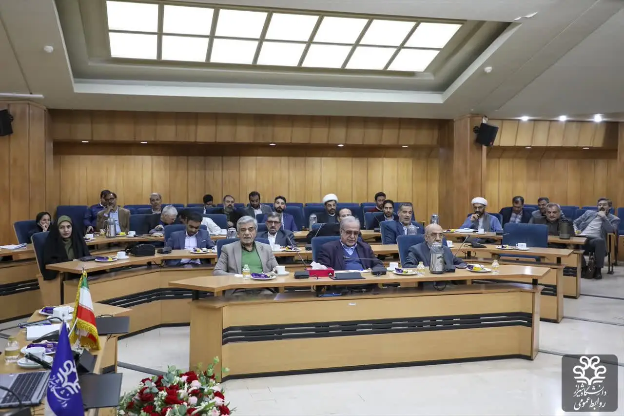 نشست هم‌اندیشی دانشگاهیان دانشگاه شیراز با حضور رئیس نهاد نمایندگی مقام معظم رهبری در دانشگاه‌های کشور