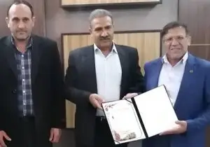 تقدیر فرمانده پدافند هوایی شیراز از مدیر مخابرات منطقه فارس