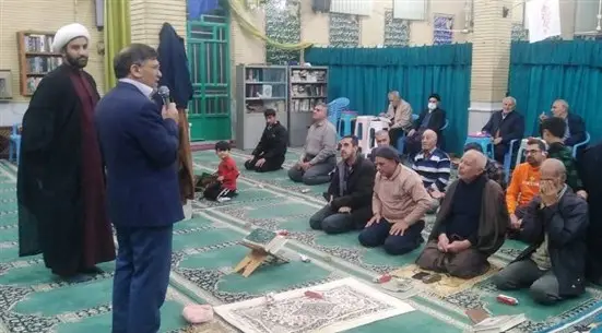 دیدار مدیر مخابرات منطقه فارس با نمازگزاران مسجدالرضا (ع) شهرستان فسا