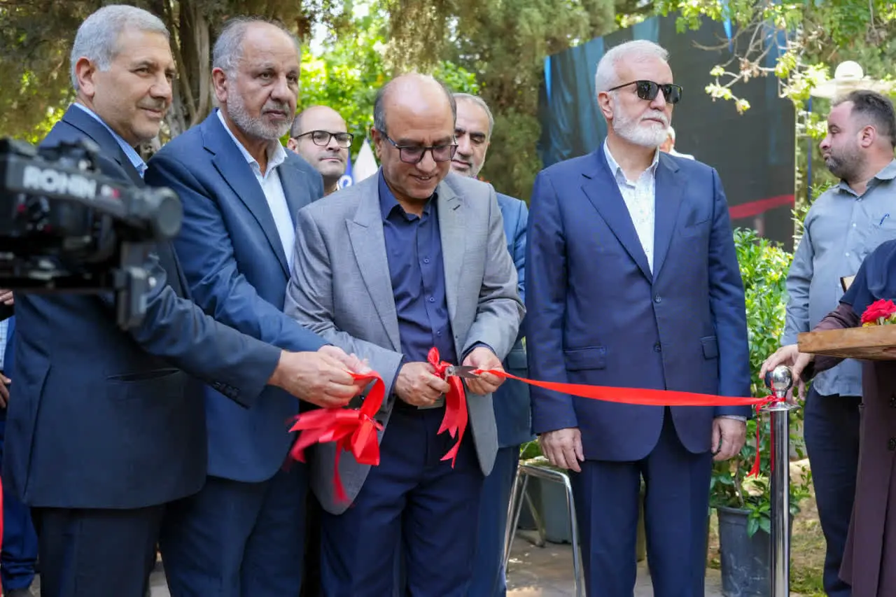 آیین رونمایی از سردیس جمعی از نخبگان و استادان برجسته استان فارس