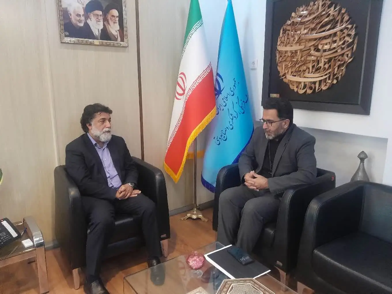 تأکید مدیرکل میراث فرهنگی فارس و بخشدار خشت بر توسعه شهر ملی حصیربافی و حمایت از هنرمندان