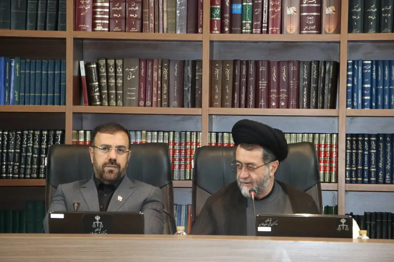تأکید رئیس کل دادگستری فارس بر هم‌افزایی با استانداری برای تحقق سند تحول قوه قضاییه