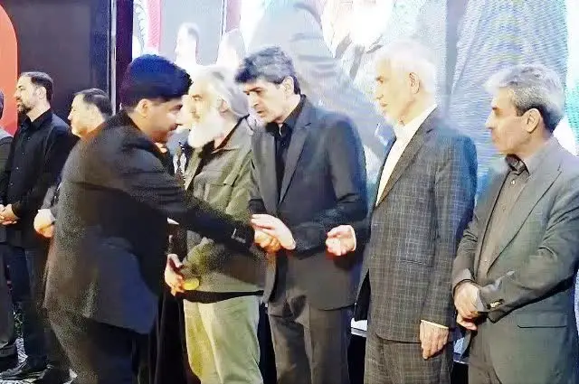 کسب عنوان برتر پنجمین کنگره ملی شعر عاشورایی توسط مدیر کانون فرهنگی‌هنری «ائمه‌الهدی(ع)» دهستان کال لامرد