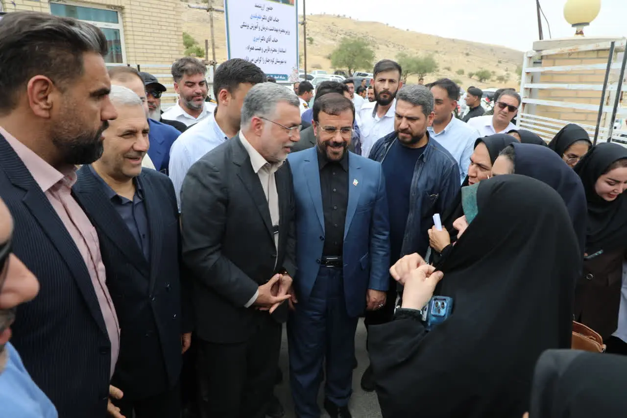 تأکید وزیر بهداشت بر توسعه زیرساخت‌های بیمارستان کوه‌چنار متناسب با نیاز منطقه