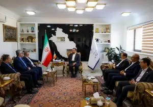 تأکید استاندار فارس بر کشاورزی دانش‌بنیان؛ تقویت زیرساخت‌های تحقیقاتی در سفر معاونان وزیر جهاد کشاورزی به شیراز