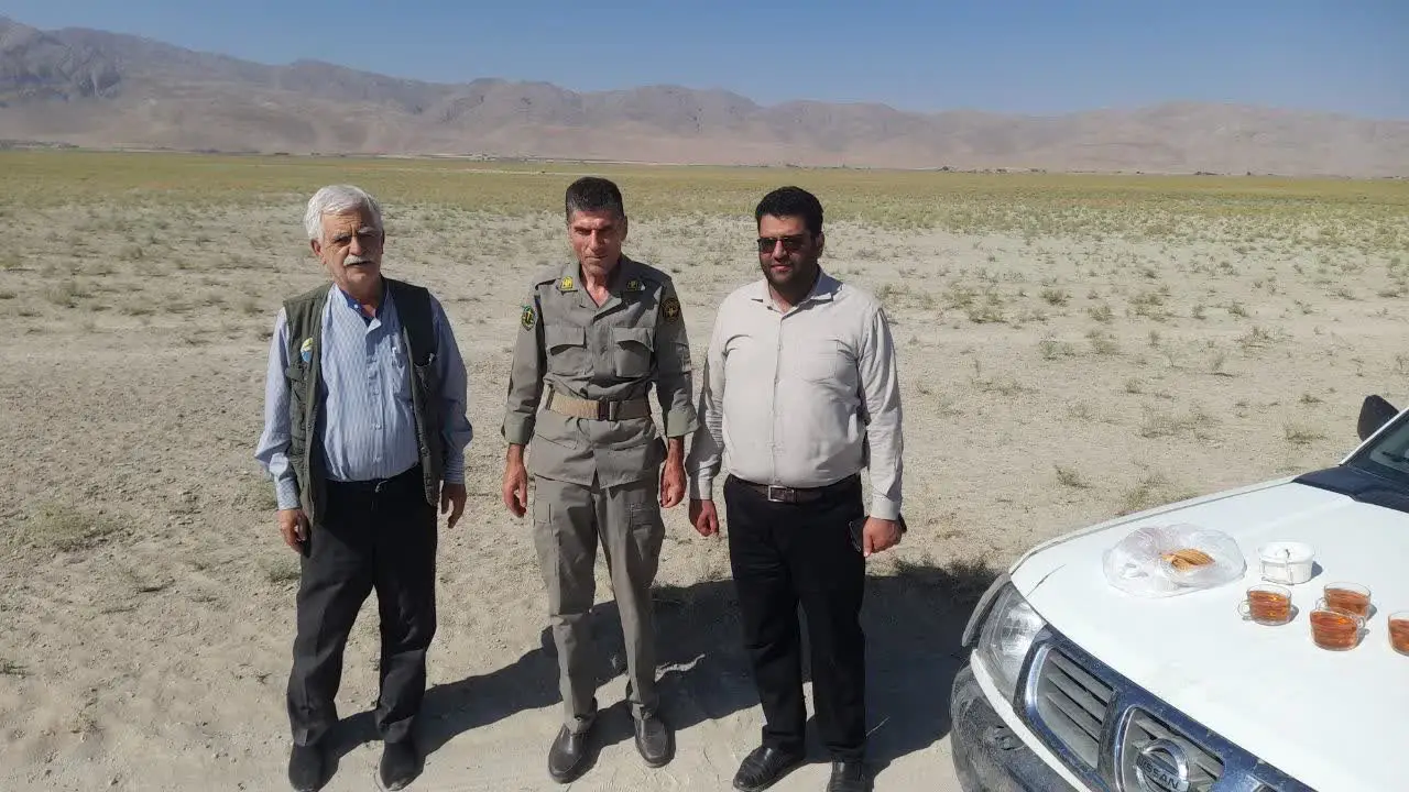 هشدار نسبت به بحران در تالاب کافتر اقلید / شناسایی موانع ورودی آب و برداشت غیرمجاز شیرین‌بیان