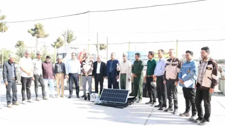 بهره‌مندی عشایر شهرستان اقلید از ۲۰۵ سامانه خورشیدی قابل حمل جهت ارتقای رفاه