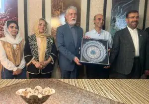 دیدار وزیر فرهنگ با خوشنویس شیرازی در روز بزرگداشت حافظ